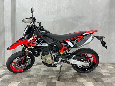 2025 Ducati Hypermotard, чёрный, 1175000 рублей, вид 2