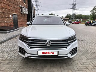 2019 Volkswagen Touareg III, белый, 4300000 рублей, вид 2