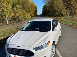 2015 Ford Fusion (North America) II, серебристый, 1130000 рублей, вид 1