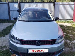 2011 Volkswagen Jetta VI, серебристый, 950000 рублей, вид 2