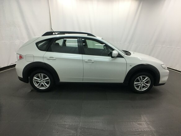 2011 Subaru Impreza XV III, белый - вид 3