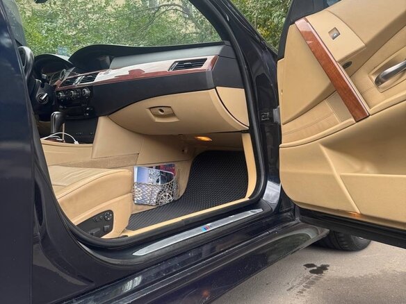 2005 BMW 5 серии 530xi V (E60/E61), чёрный, 1070000 рублей - вид 17
