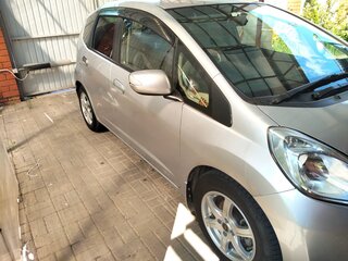 2011 Honda Fit Hybrid II, серый, 900000 рублей, вид 2