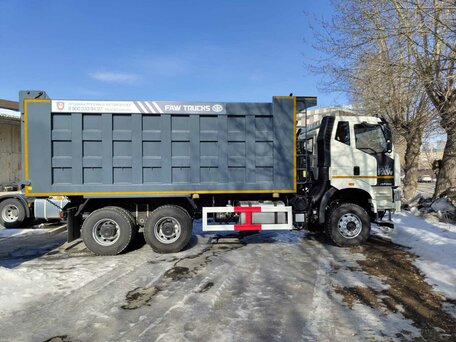 2022 FAW J6 CA3250, белый, 8500000 рублей, вид 2