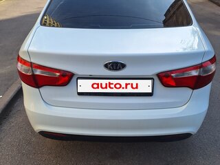 2012 Kia Rio 5-speed III, белый, 420000 рублей, вид 5