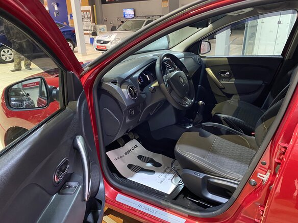 2014 Renault Logan II, красный - вид 12