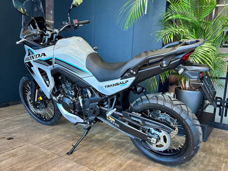 2026 Honda XL750 Transalp, серый, 1750000 рублей, вид 4