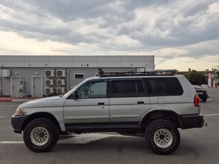 2000 Mitsubishi Montero Sport I, серебристый, 570000 рублей, вид 4