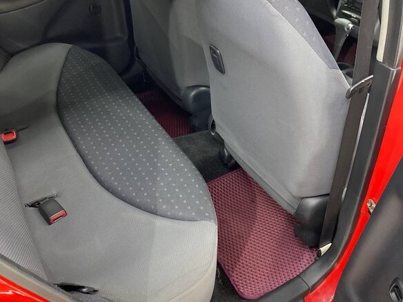 2003 Toyota Vitz I (P10), красный, 520000 рублей - вид 13