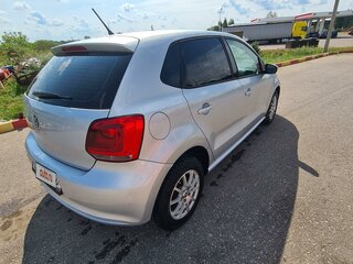 2010 Volkswagen Polo V, серебристый, 600000 рублей, вид 2