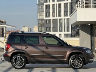 2017 Skoda Yeti I Рестайлинг, коричневый, 2050000 рублей, вид 2