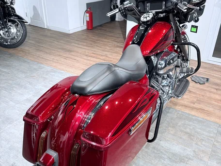 2017 Harley-Davidson Street Glide, красный, 1999000 рублей, вид 5
