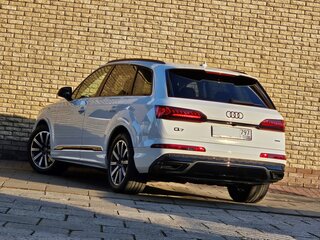 2023 Audi Q7 45 TDI II (4M) Рестайлинг, белый, 10250000 рублей, вид 4