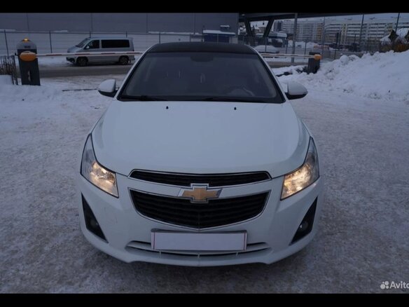 2015 Chevrolet Cruze I Рестайлинг, белый, 800000 рублей - вид 4