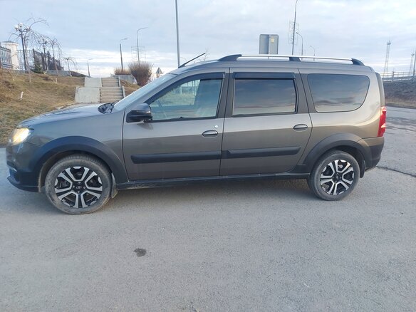 2021 Lada (ВАЗ) Largus Cross I Рестайлинг, серый, 1800000 рублей - вид 3