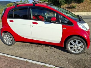 2010 Mitsubishi i-MiEV, красный, 820000 рублей, вид 4
