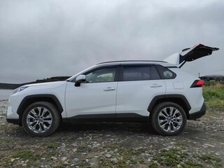 2021 Toyota RAV4 V (XA50), белый, 3950000 рублей, вид 5