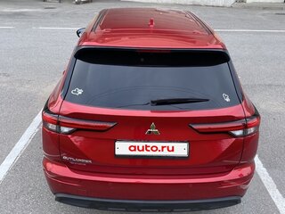 2021 Mitsubishi Outlander IV, красный, 4290000 рублей, вид 5