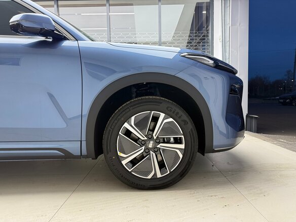 2026 Geely EX5 Гибрид EM-R, синий, 3829990 рублей - вид 8
