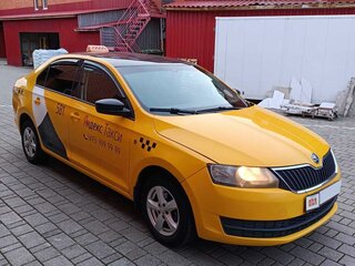 2015 Skoda Rapid I, жёлтый, 470000 рублей, вид 2