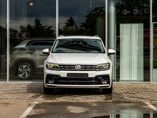 2020 Volkswagen Tiguan II, белый, 2795000 рублей, вид 2