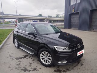 2017 Volkswagen Tiguan II, чёрный, 2400000 рублей, вид 4