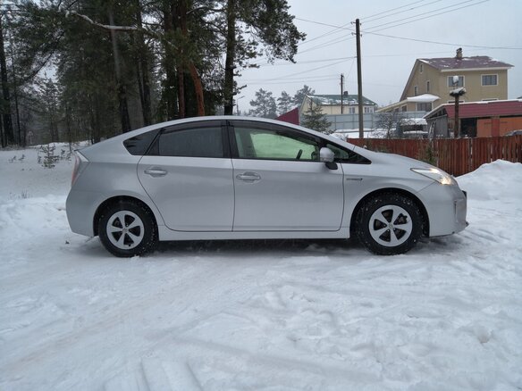 2012 Toyota Prius III Рестайлинг (XW30), серый - вид 3