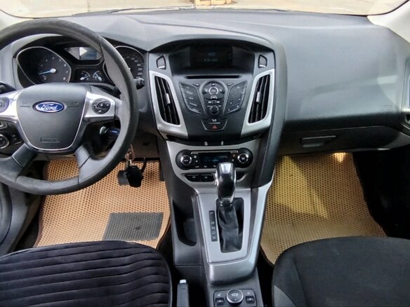 2012 Ford Focus III, коричневый, 760000 рублей - вид 9