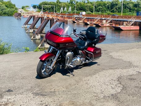 2015 Harley-Davidson CVO Road Glide, красный, 1850000 рублей, вид 3