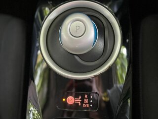 2013 Nissan Leaf (EM57) I (ZE0/AZE0), серый, 815000 рублей, вид 4