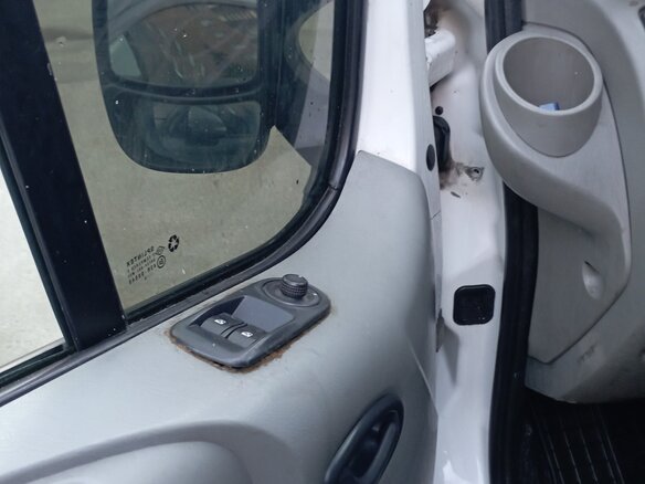 2008 Opel Vivaro, белый, 1300000 рублей - вид 9