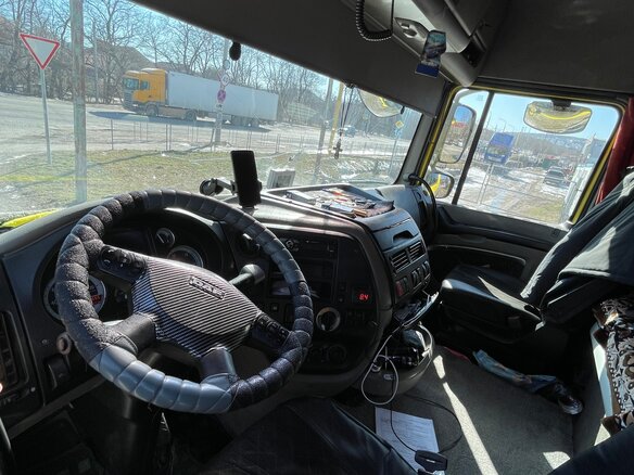 2008 DAF XF 105, жёлтый, 2500000 рублей - вид 2