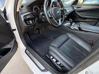 2017 BMW 5 серии 530i xDrive VII (G30/G31/G38), белый, 8000000 рублей, вид 2