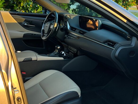 2019 Lexus ES 300h VII, серый, 4500000 рублей - вид 23