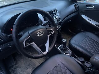 2012 Hyundai Solaris I, серый, 980000 рублей, вид 4