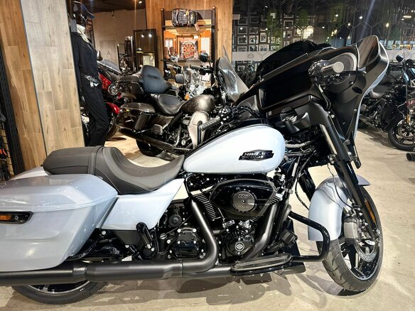 2024 Harley-Davidson Street Glide, чёрный, 3950000 рублей - вид 2