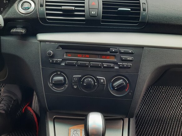 2009 BMW 1 серии 116i I (E81/E82/E87/E88) Рестайлинг, красный, 770000 рублей - вид 10