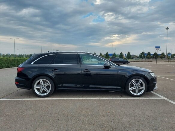2018 Audi A4 ultra V (B9), чёрный, 2490000 рублей - вид 2