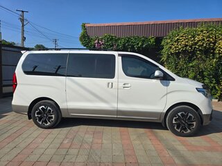 2019 Hyundai Grand Starex I Рестайлинг 2, белый, 4300000 рублей, вид 3