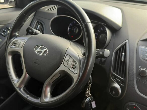2014 Hyundai ix35 I Рестайлинг, серебристый, 1450000 рублей - вид 8