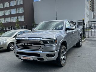 2018 Ram 1500 Crew Cab eTorque V, серебристый, 5800000 рублей, вид 1