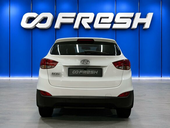 2015 Hyundai ix35 I Рестайлинг, белый, 1650000 рублей - вид 3