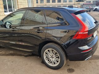 2019 Volvo XC60 II, чёрный, 3177524 рублей, вид 4