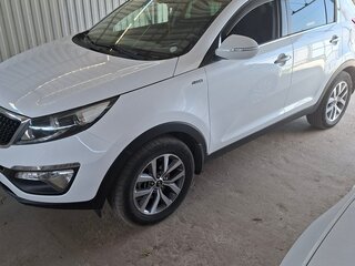 2015 Kia Sportage III Рестайлинг, белый, 1500000 рублей, вид 3