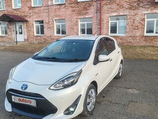 2019 Toyota Aqua I Рестайлинг 2, белый, 1100000 рублей, вид 3