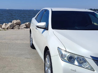 2012 Toyota Camry VII (XV50), белый, 1650000 рублей, вид 3