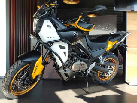 2026 QJMotor SVT 650 X, жёлтый, 764000 рублей, вид 4