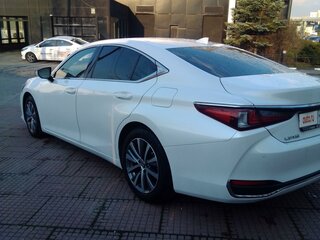 2018 Lexus ES 250 VII, белый, 3600000 рублей, вид 5