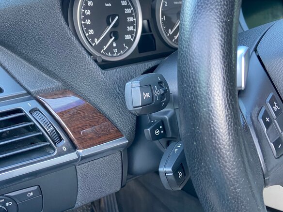 2010 BMW X6 50i 6-speed I (E71), красный - вид 13
