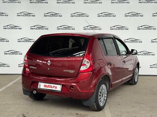 2010 Renault Sandero I, красный, 479000 рублей, вид 4
